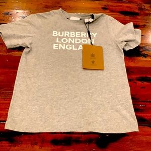 Burberry unisex t-shirt,with tag on it